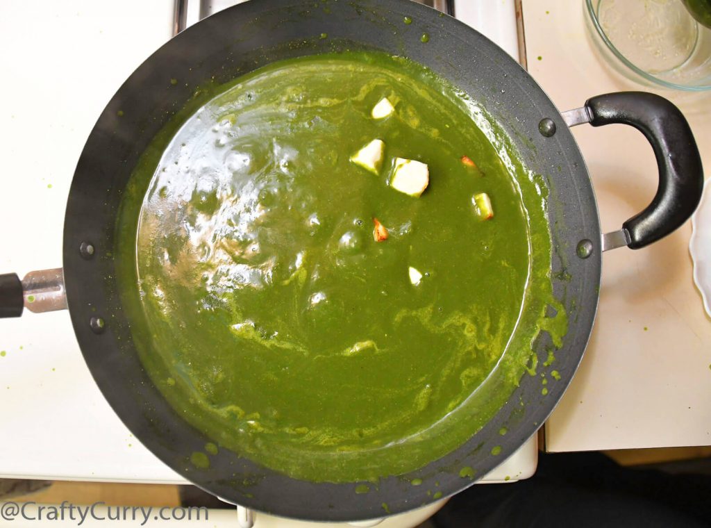 Lehsunia-sag-paneer-cottage-cheese-spinach-gravy