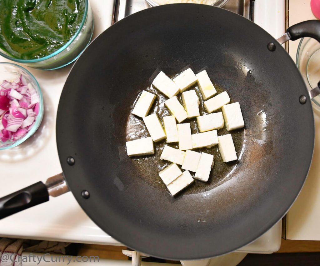 Lehsunia-sag-paneer-cottage-cheese-spinach-gravy