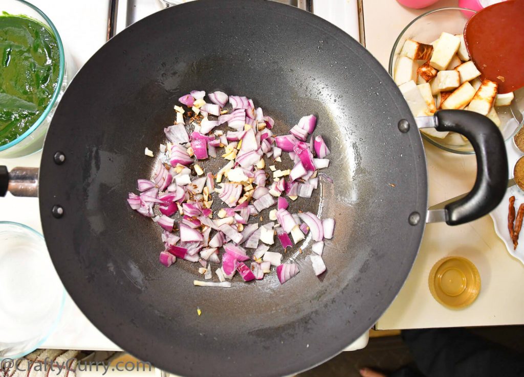 Lehsunia-sag-paneer-cottage-cheese-spinach-gravy