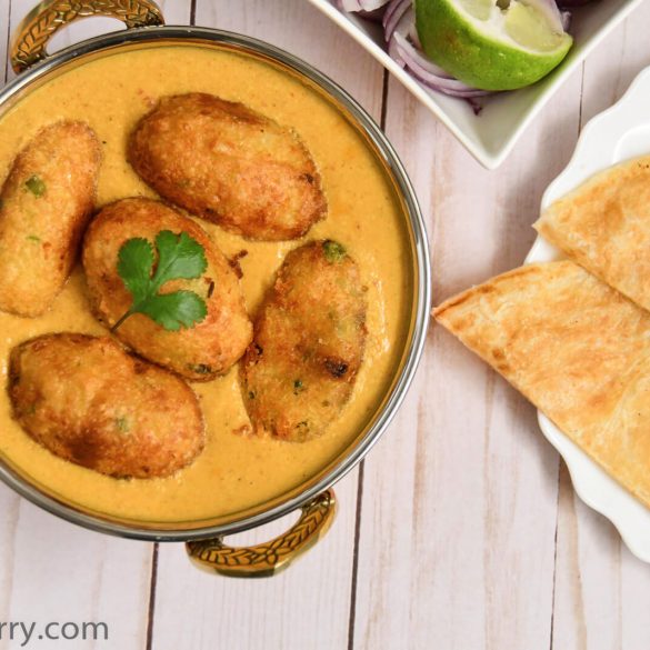 malai-kofta-paneer-dumling-gravy